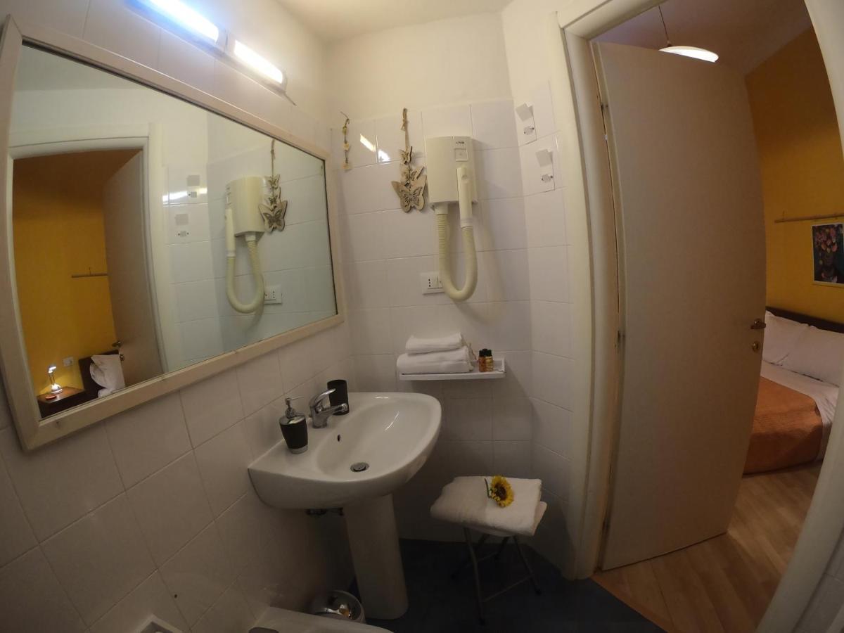 Valerie Hotel Специя Екстериор снимка