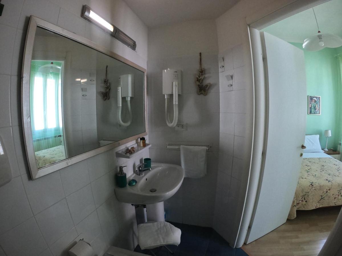 Valerie Hotel Специя Екстериор снимка